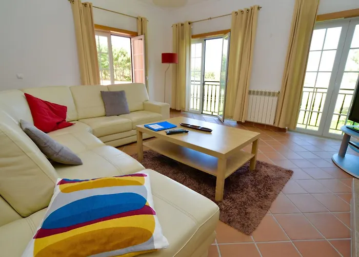 Casa Vermelho Amoreira (Leiria)